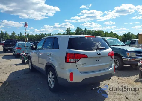 2015 Kia Sorento Lx z USA, uszkodzony, nr VIN 5XYKTCA65FG544534